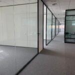 Instalación de mamparas divisorias Master en oficina