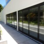 Salón de eventos dividido con paneles DV GLASS 60